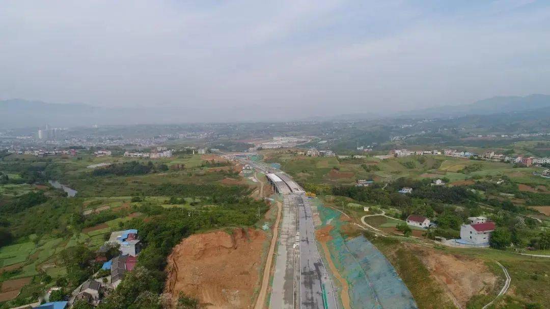 安康北环线项目铁路以北9.8公里路段预计年底实现通车