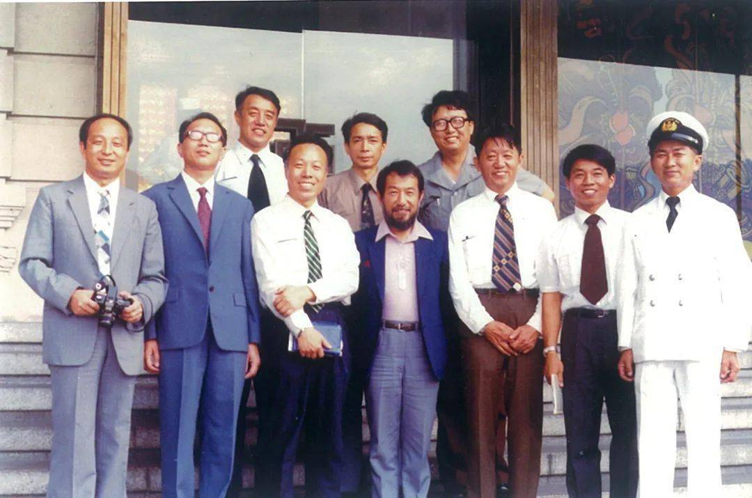 1981年11月戴念慈,龚德顺,黄建才,吕克胜,程永年等勘测深圳联城大厦