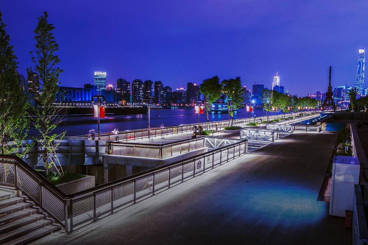 杨浦滨江打造一条有心跳的岸线让生活秀带呼应百姓期待让人在城市诗意