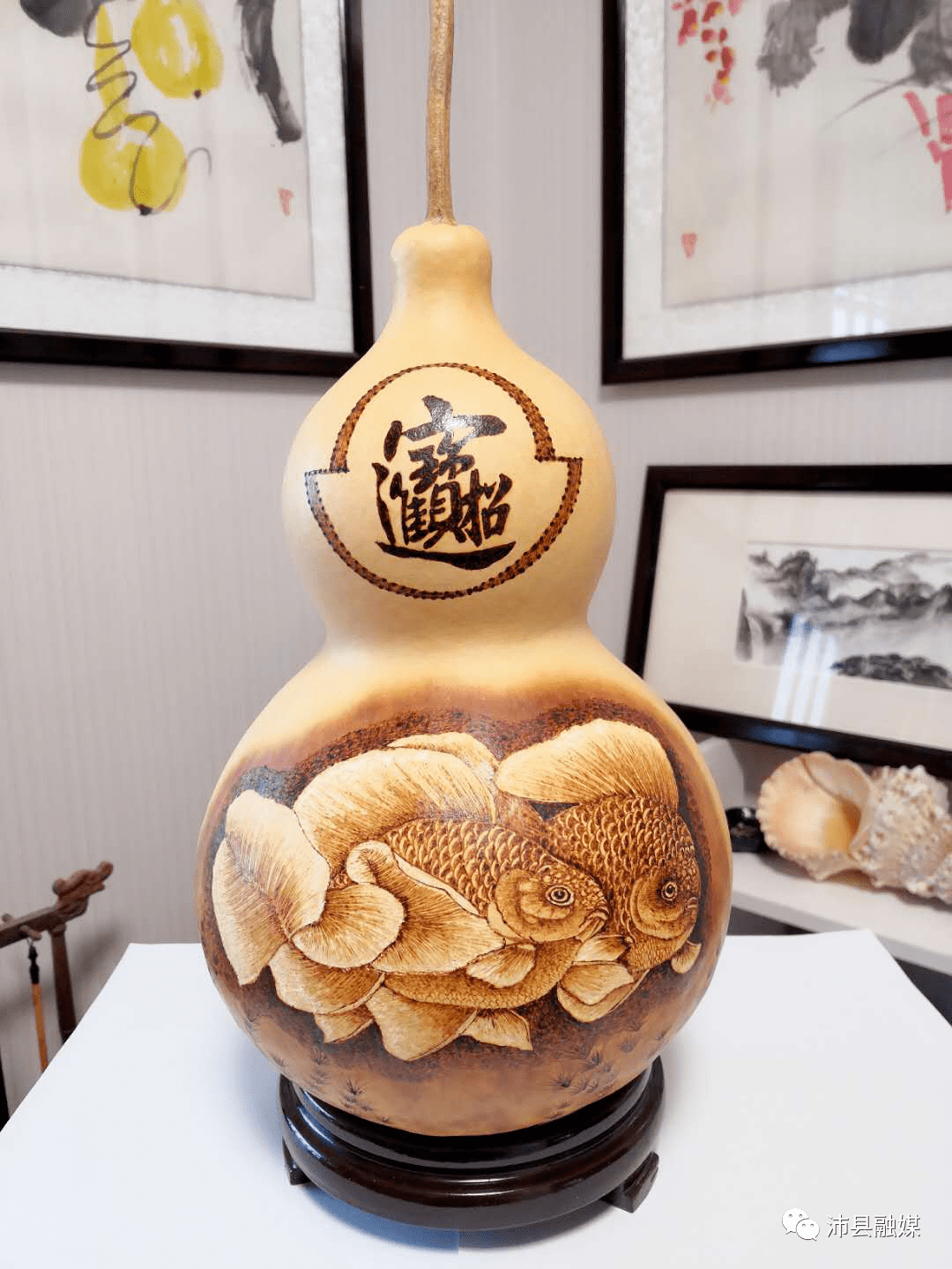 一开始学烙画很不容易,因为葫芦是圆的,不好画底图,而且电烙铁不同于