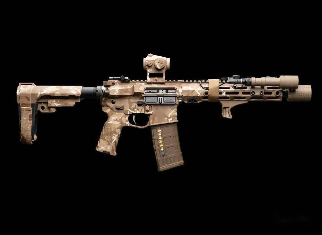 枪械摄影大作巧妙的色彩搭配是画龙点睛之笔