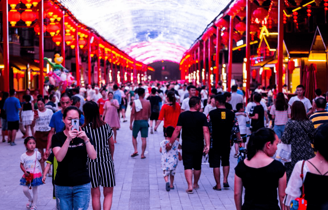 寻访铜仁金街丨金街夜未央游人醉其中