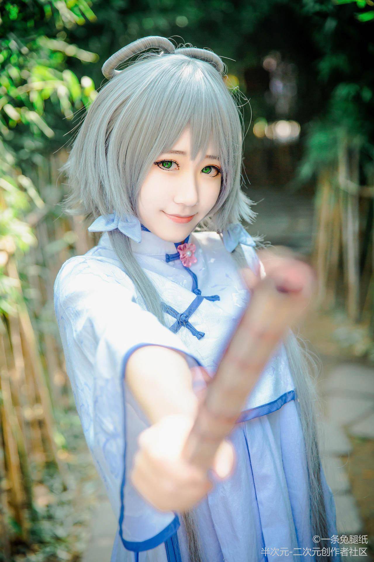 vsinger洛天依cosplay