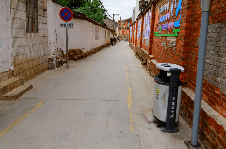曲靖城区背街小巷换新貌展新颜