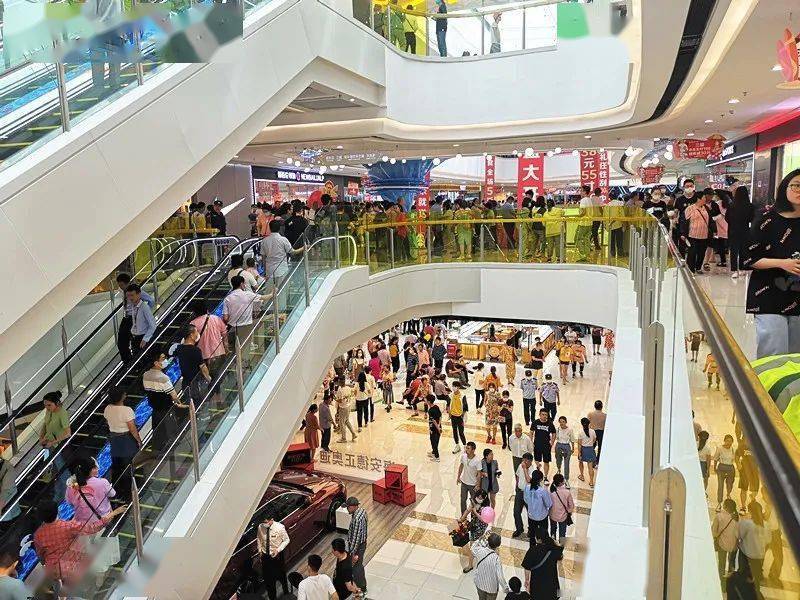 汇聚全城目光海安万达广场开业3日累计45万客流量