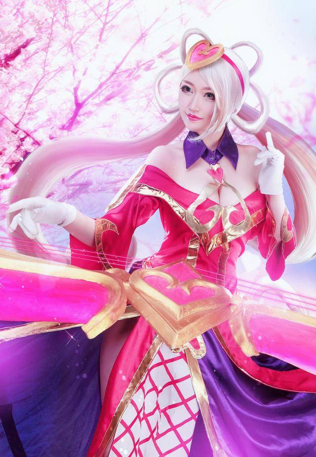 英雄聯盟,琴女娑娜情人節限定cosplay