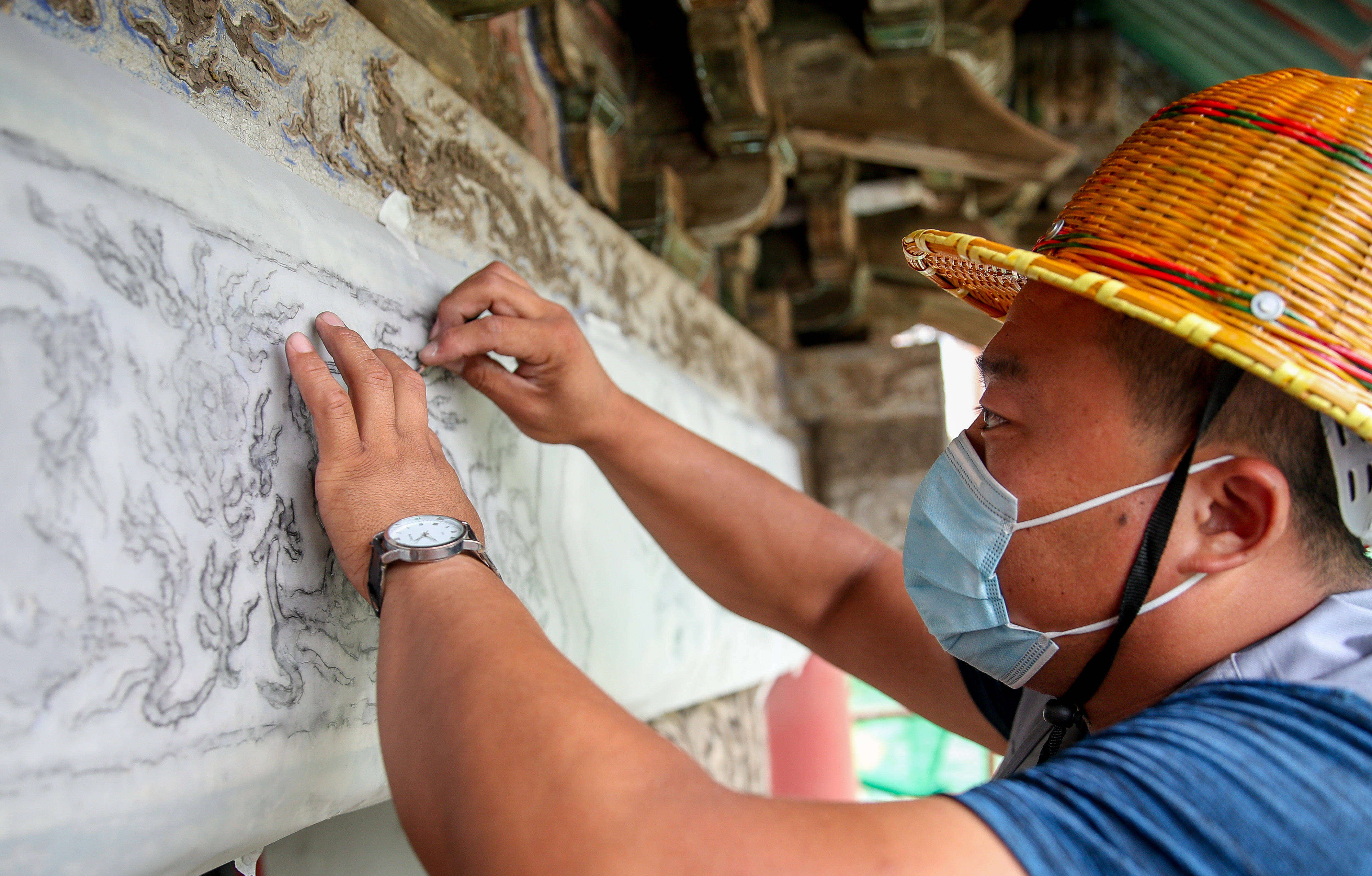 沈阳故宫:修复古建筑油饰彩画