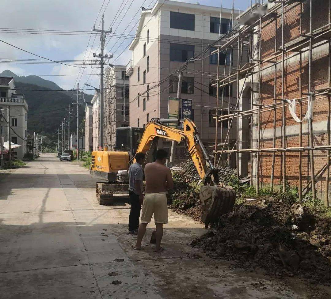 上枫坑村开启村庄"硬核美颜"模式围绕"三清三整三提升"海润街道15个