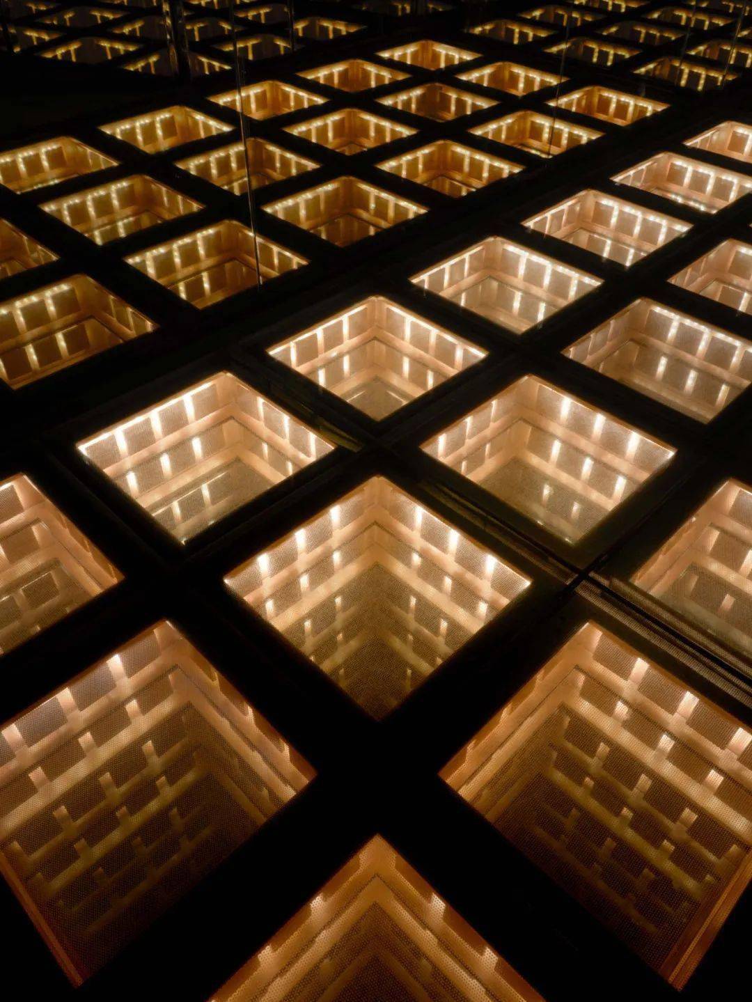 迪拜的超现实主义酒吧,这设计太酷了!