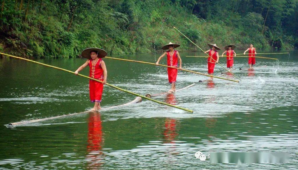 只有一根竹竿的船贵州千年的竹上轻功