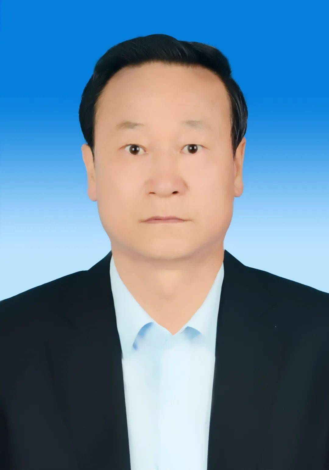 甘肃宁县人,党校大学学历,现任庆阳市林业和草原局党组成员,副局长