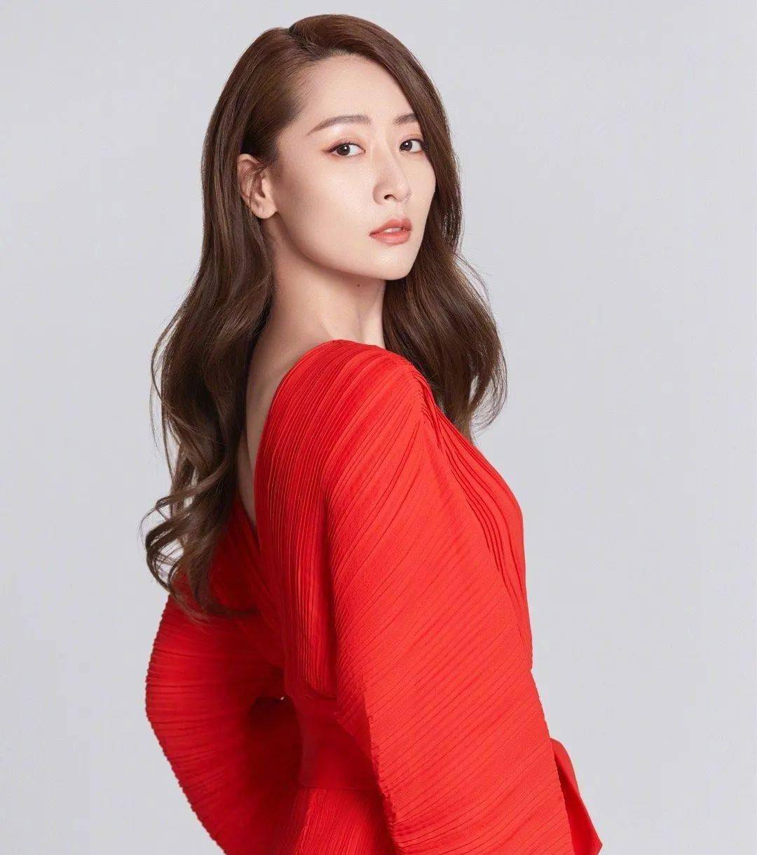 捧上天都红不了 这些女明星是命不好还是没实力?_白冰