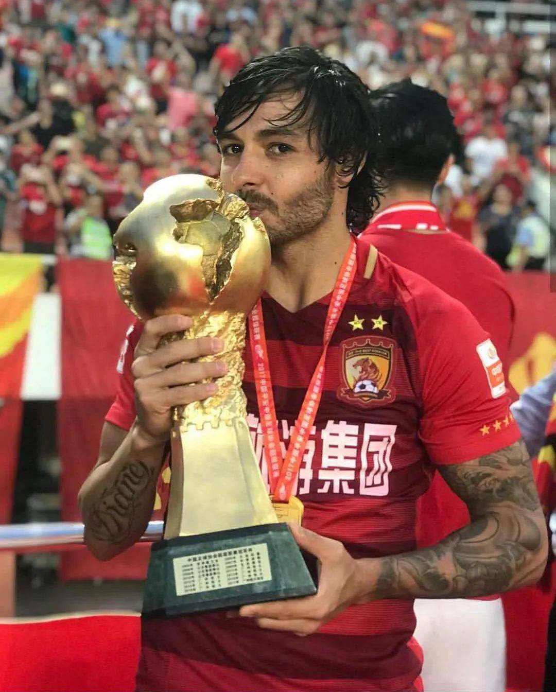 是中国人却不能代表国足出场 这位归化球员还得再等5年?