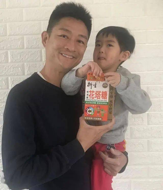 tvb御用两公婆再次出演剧集,另一对真夫妻剧中"吃藤条"_马贯东