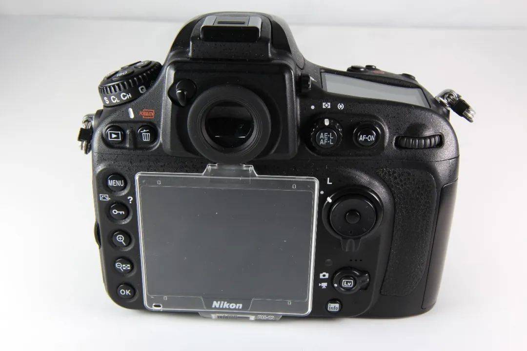 4g 成色98新 6700元3,尼康105/2.