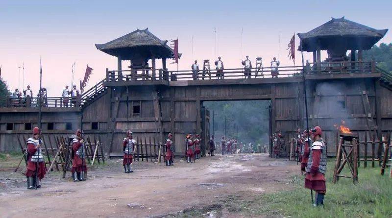 东汉建立后最关键的崤底之战,冯异知耻后勇,刘秀决胜千里_邓禹