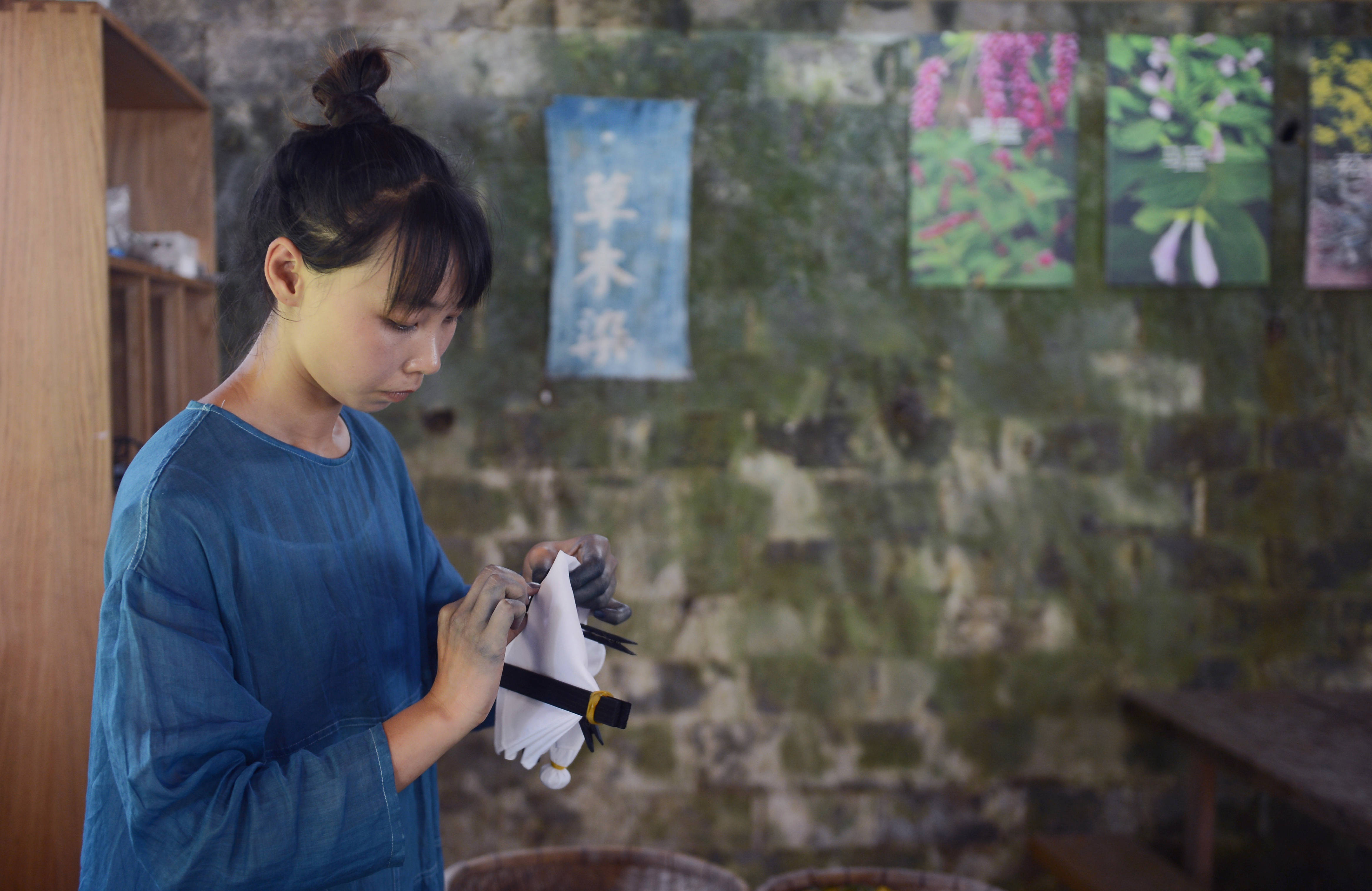 安徽黟县:"90后""川妹子"的蓝染梦