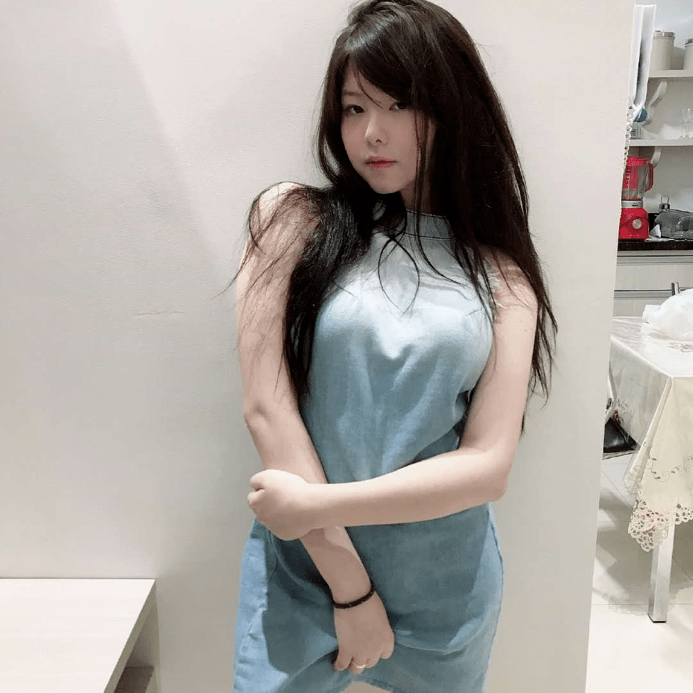 mayumi开播有多火faker捧场刷火箭只因女神一句话弹幕沸腾