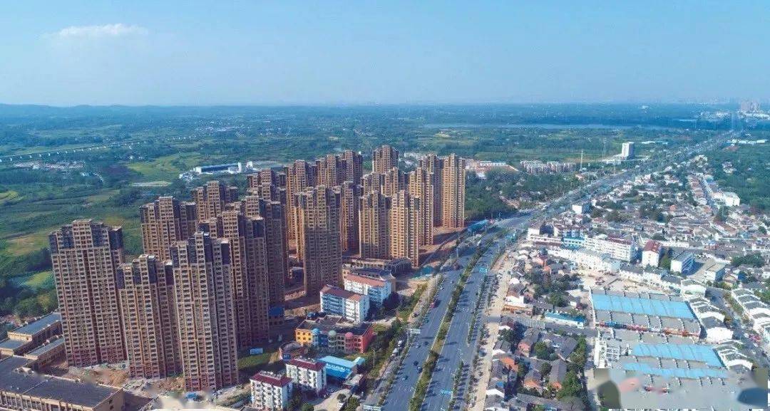 其中规划在安置点b区内的董岗中心学,建筑面积1.