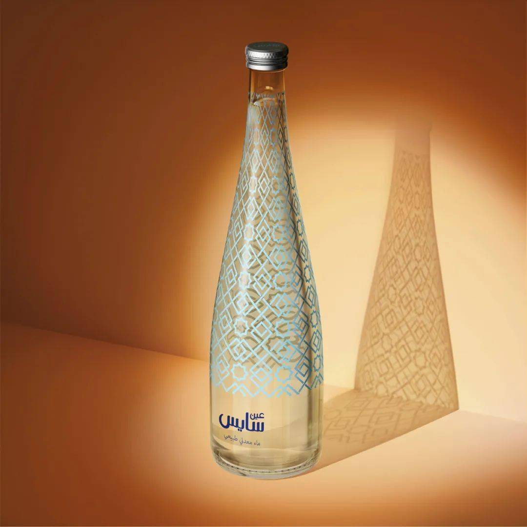 视觉玻璃瓶的饮料包装设计总让人细品
