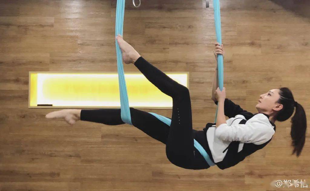 "乘风破浪的姐姐"郑希怡又飒又酷,自爆减肥攻略惊呆众人…_健身房