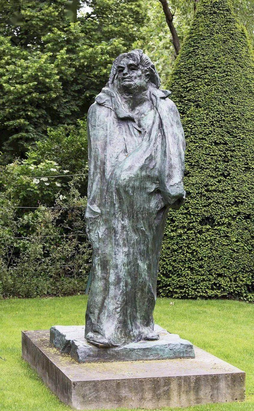 《巴尔扎克》青铜雕塑给巴尔扎克的精神浸透,罗丹于是开始去经营他的