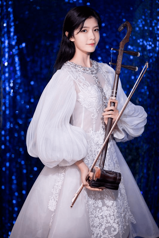 陈依妙:16岁"二胡少女"的音乐"途中"