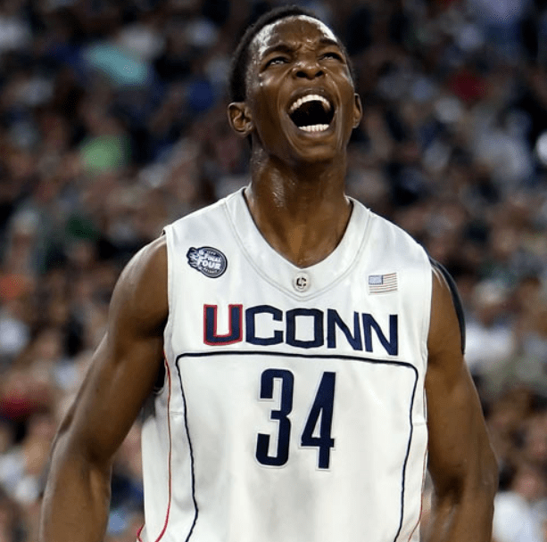 塔比特的选秀报告:被看做穆大叔二世的防守怪,却成为史上最水榜眼