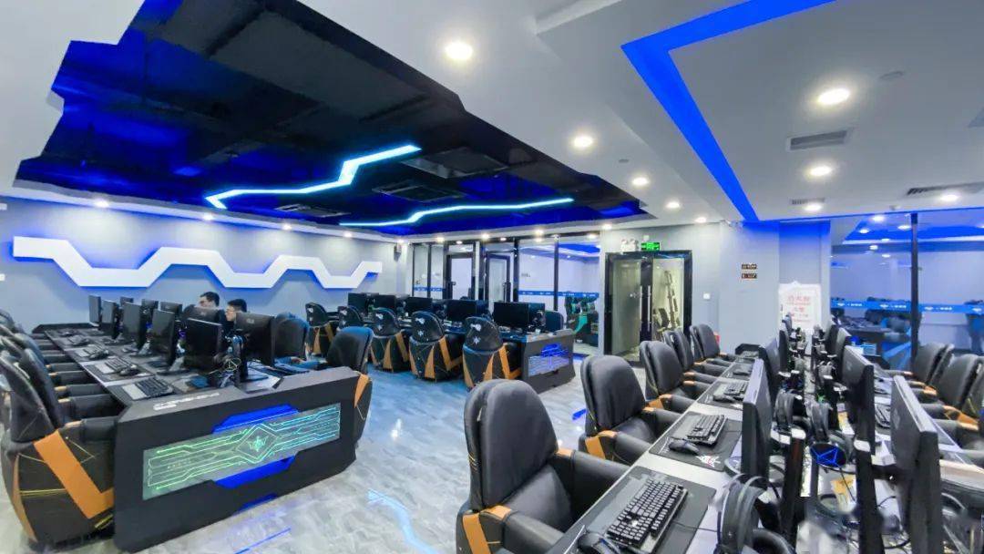 顶配【电竞馆】,9.9元畅玩