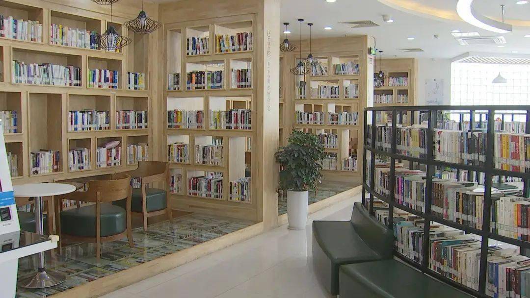 常熟大剧院,东张书苑等图书流通点以及"李袁问书房"24小时自助图书馆