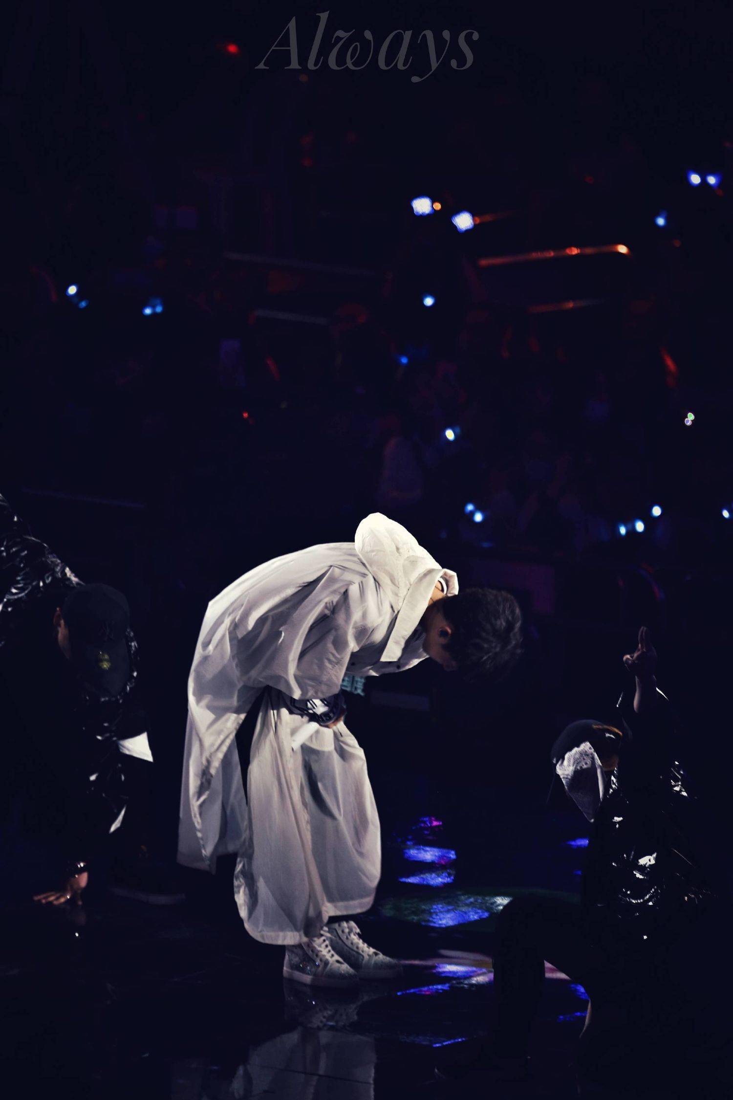 王俊凯90度鞠躬从未改变,粉丝的爱也不会改变