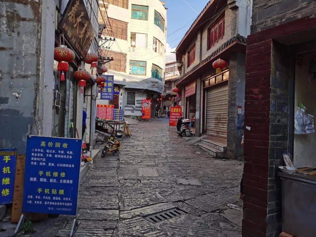 网红街区此起彼伏,不知昭通这条安静的巷子是否还有人记得67!_水巷