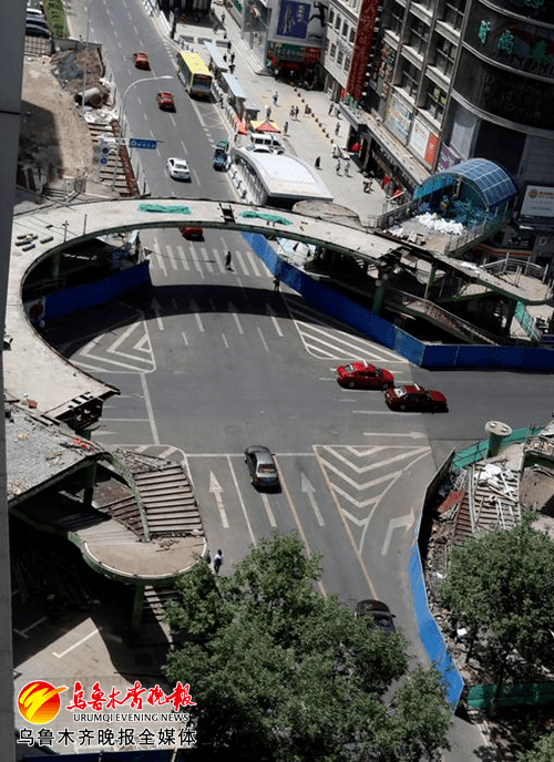 乌鲁木齐大十字天桥!