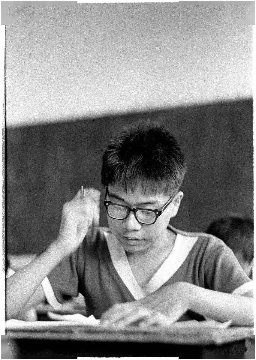 40年前罕见高考老照片,记录80年代乘风破浪的少年