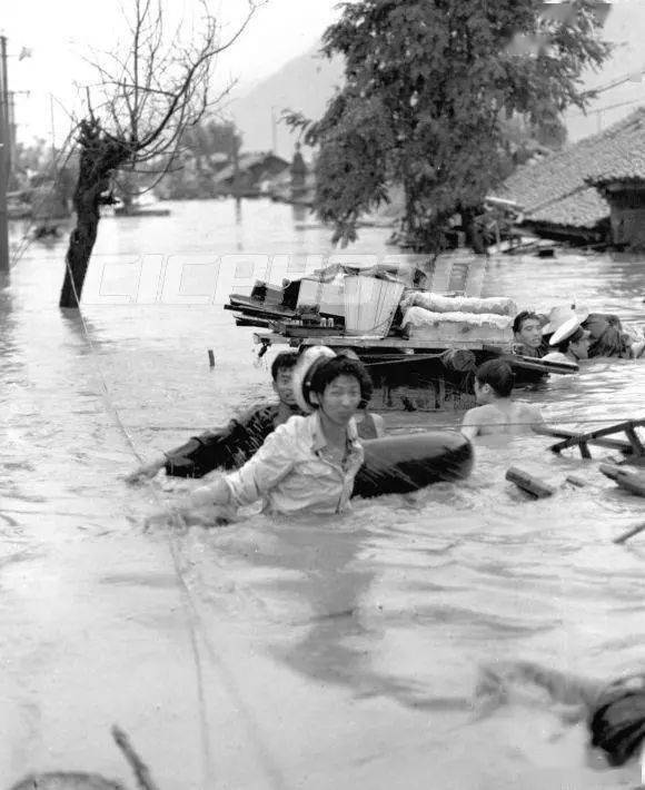 安康83洪水老照片图片