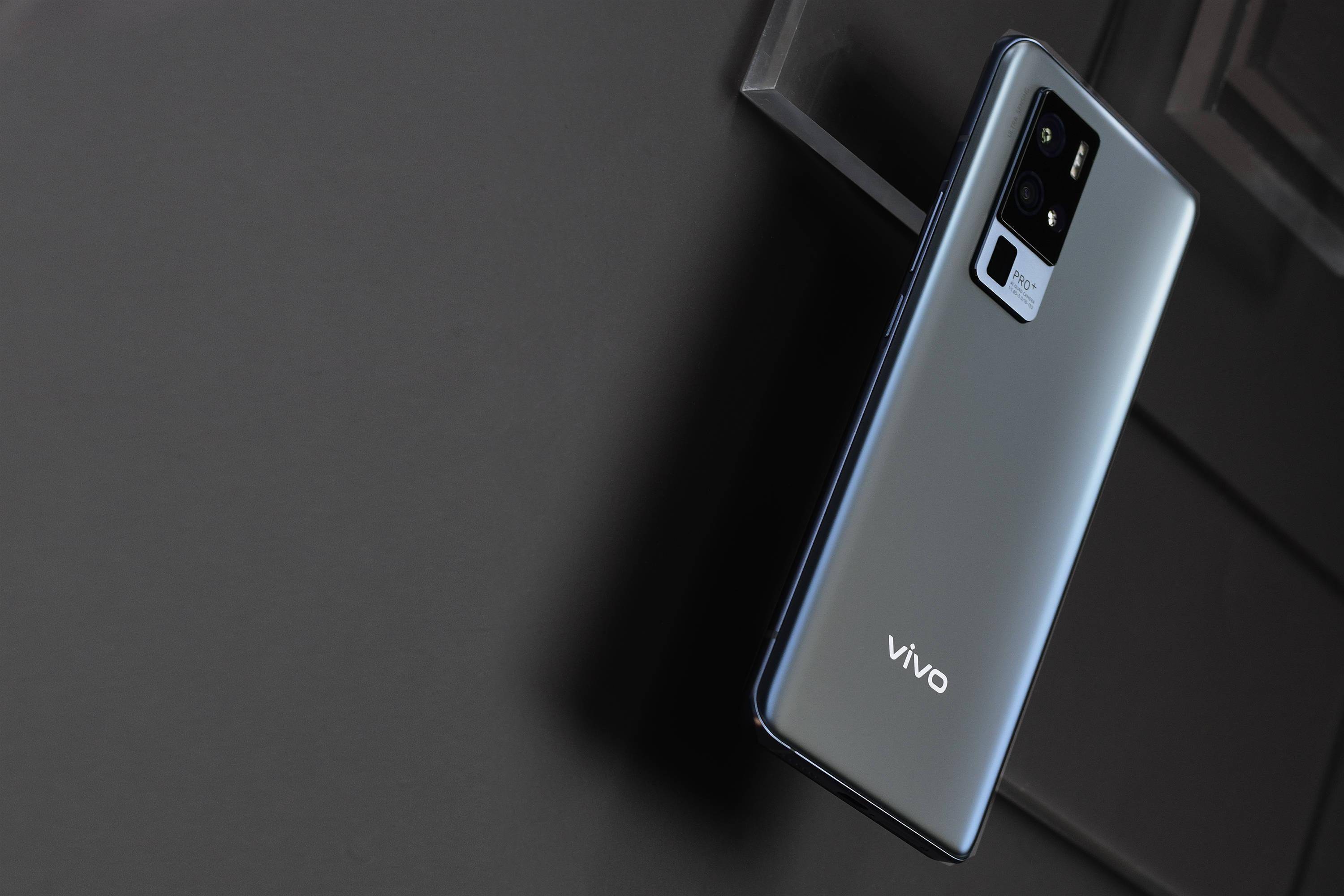 vivo x50 pro 上手:1亿像素四摄都能打 性能霸道