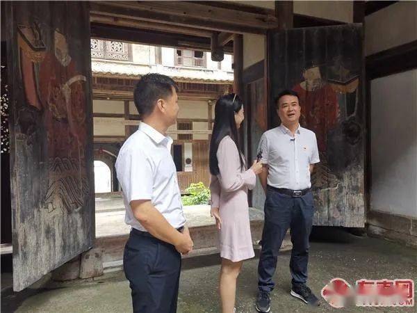 永安市副市长化身导游直播带货,助力农户销售农产品.