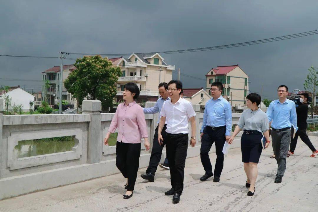 区委副书记,区长郭芳一行赴柘林镇调研