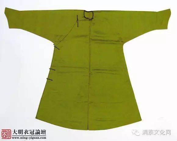 同治帝 柳绿色羽毛缎常服袍甲胄:清代帝王尚武,立有大阅,行围制度,清