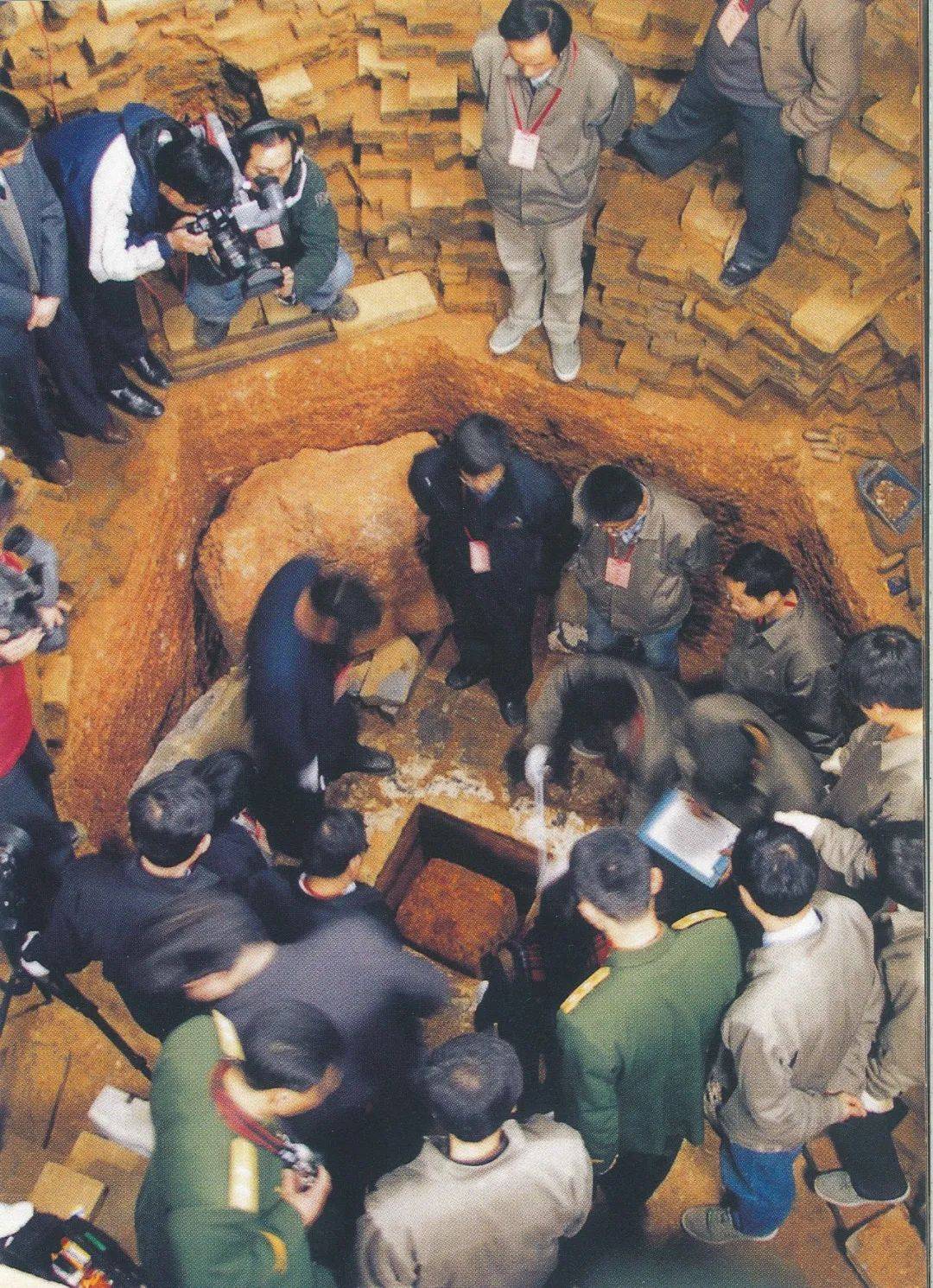 我又举了一个保存完好的赵伯澐墓(的例子),因为它非常幸运,在第一时间