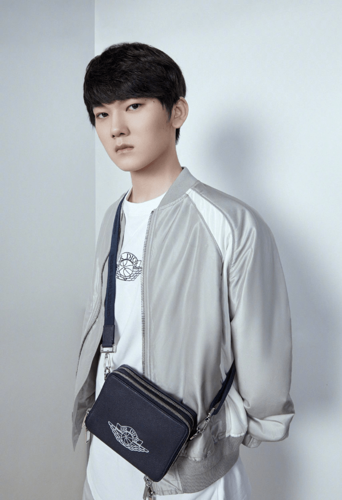 电竞明星jackeylove成dior品牌挚友上脚天价aj1