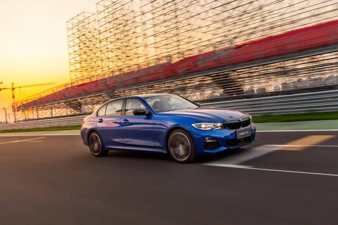 宝马id7七月开始重大更新,这里有5大猜想.