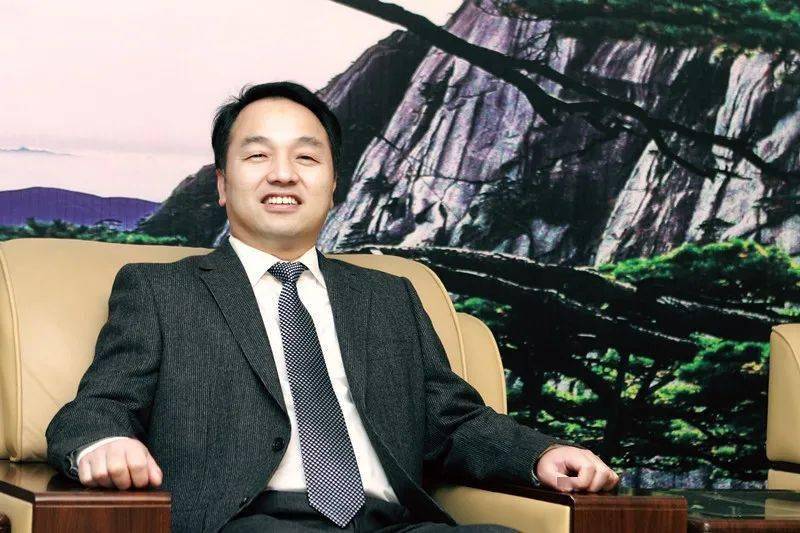 金太阳教育创始人陈东旭荣获"江西年度十大经济人物"殊荣