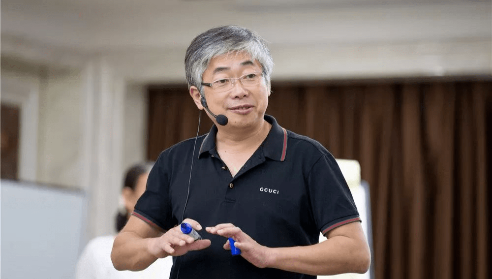 摆脱旧有模式的纠缠给热锅上的中国家庭多一种选择郑立峰导师家庭系统