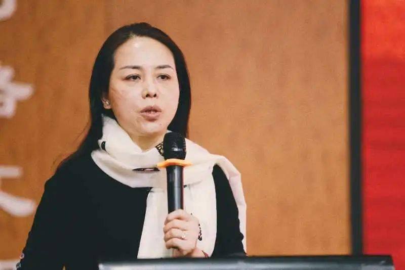 搭建互动平台携手阔步前行洛阳市实验小学召开班主任工作交流暨儿童