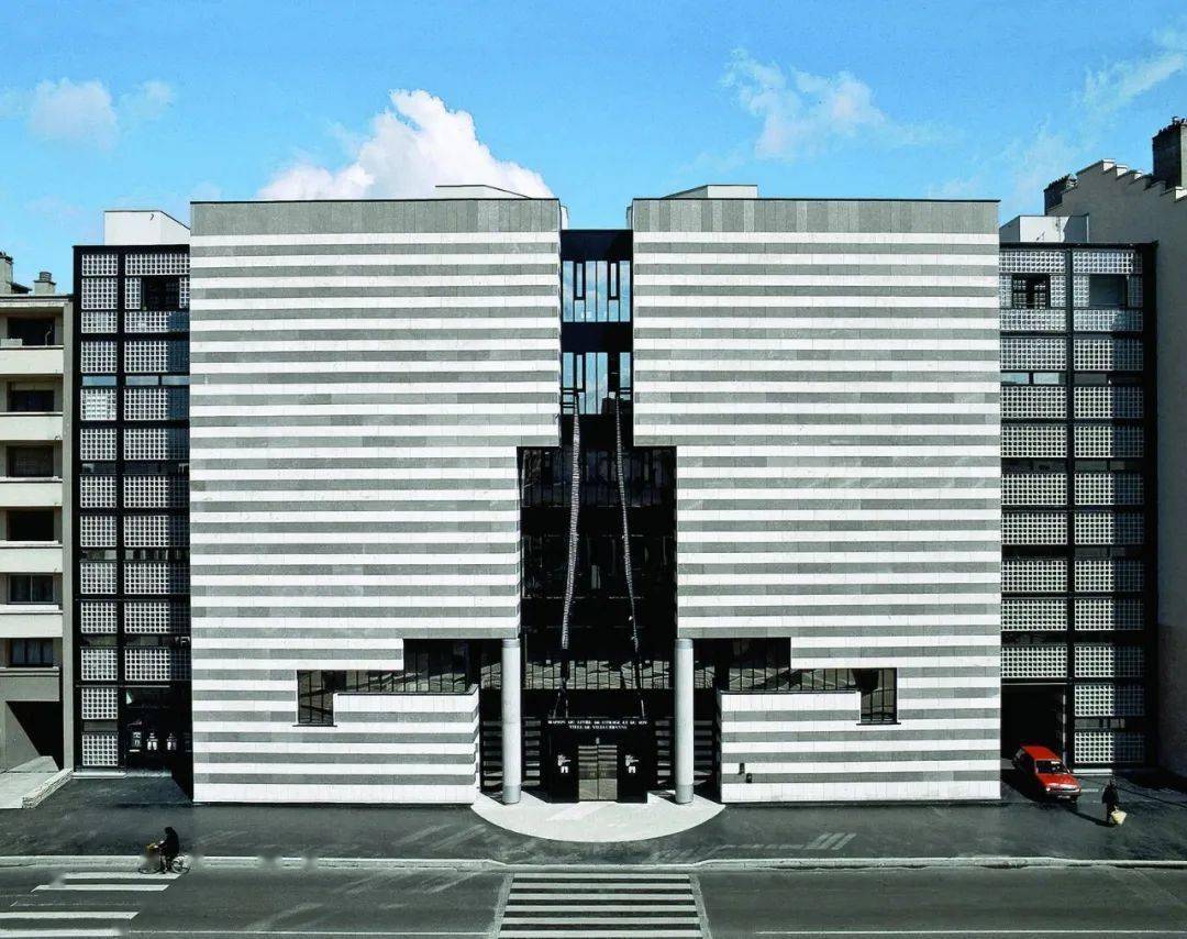 现代主义建筑pk后现代主义建筑你更钟意哪个