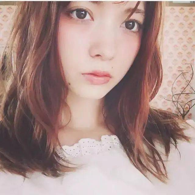 作为时尚大姐头,《vivi》在挑选模特上也有自己的偏好.