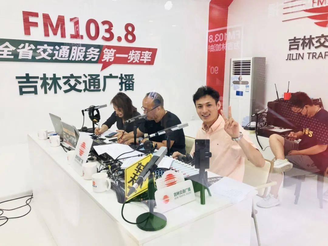 足不出户  在家也能参谋选车?  大黄蜂邢西全天陪伴关注直播就够了?