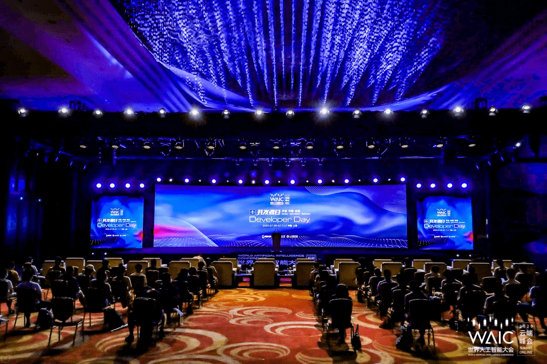 图灵奖得主论体系结构创新自动构建知识图谱打造新一代