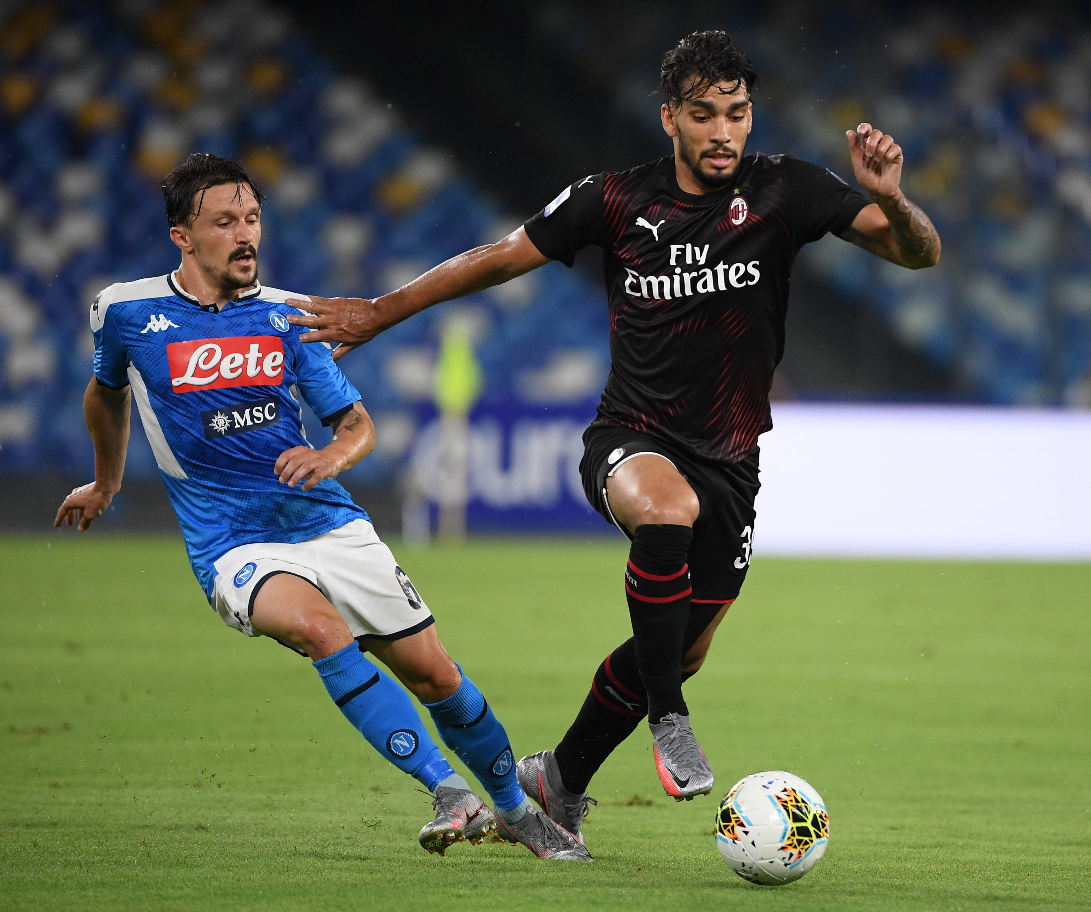 足球意甲ac米兰平那不勒斯